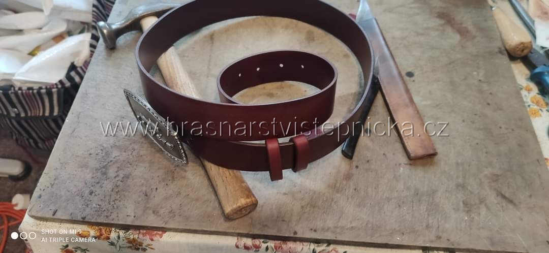 Kožený opasek vínový,  šířka 4 cm, délka 110 cm