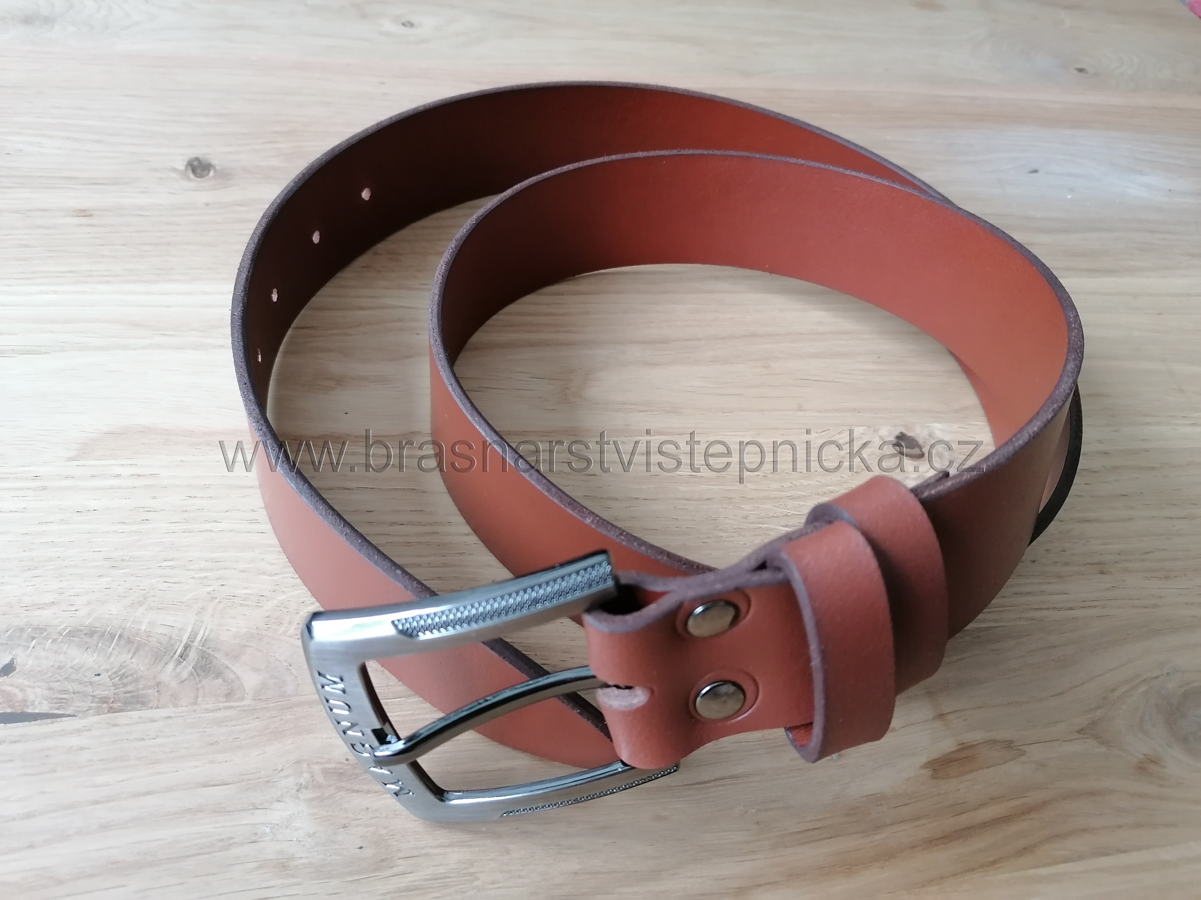 Kožený opasek rezavé barvy,  šířka 4 cm, délka 125 cm